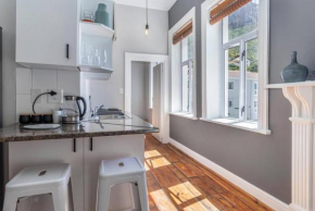 Cosy apartment above Surfers Corner, Muizies Beach